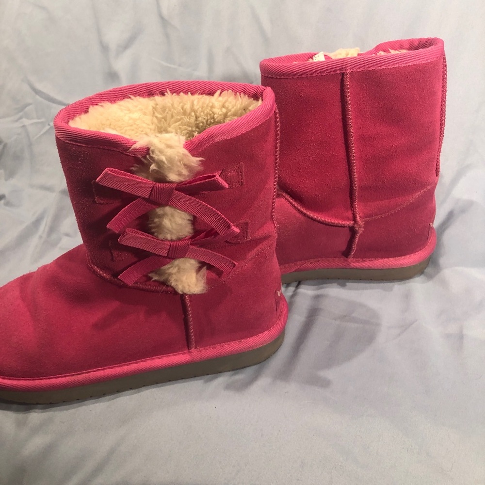 UGG Kids' Victoria Short Boot Little/Big Kid sz 5